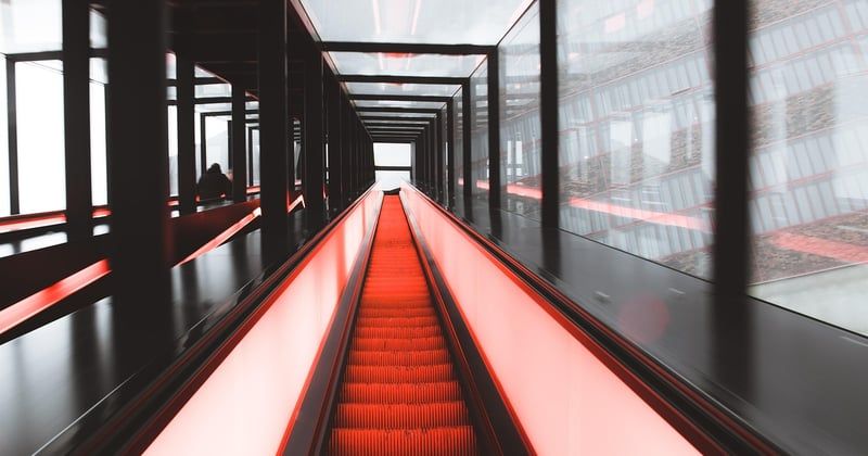 Coût monte-escalier Stannah : le vrai prix et comment le réduire