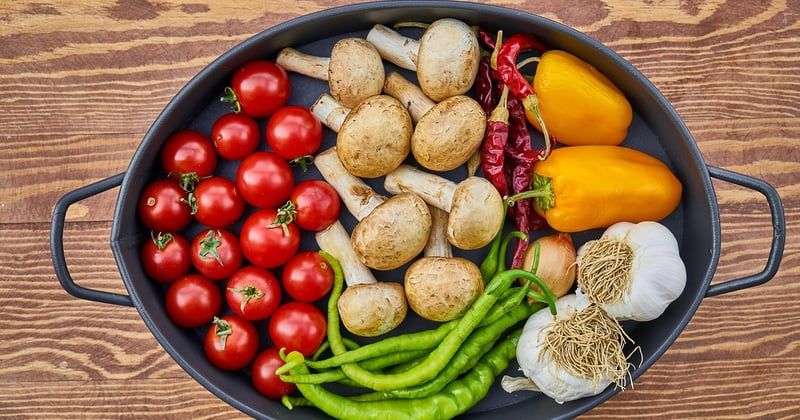 Creuset vs Staub : lequel choisir pour une cocotte en fonte parfaite ?
