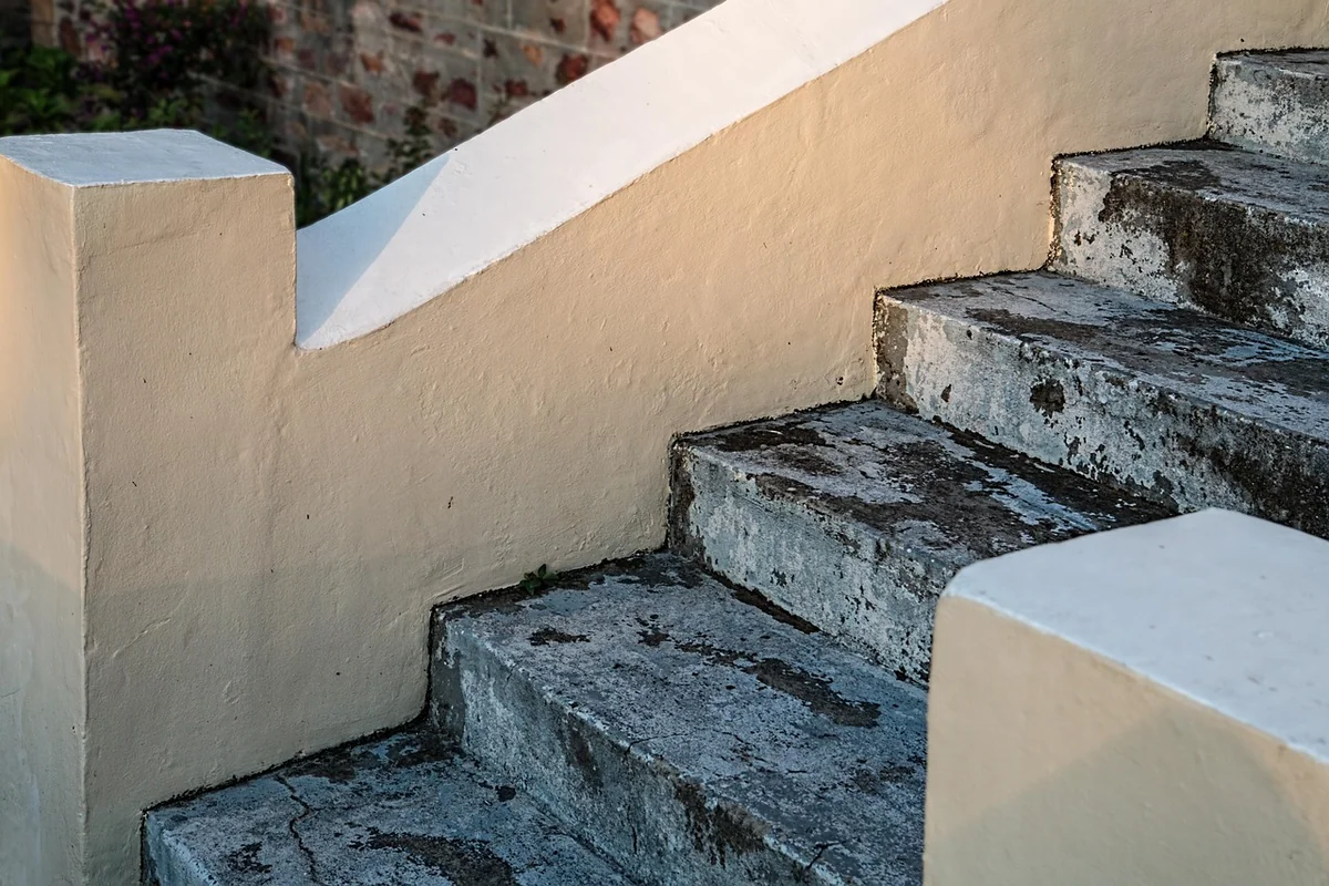 Prix d'un monte-escalier Stannah en 2026 : tarifs et aides financières