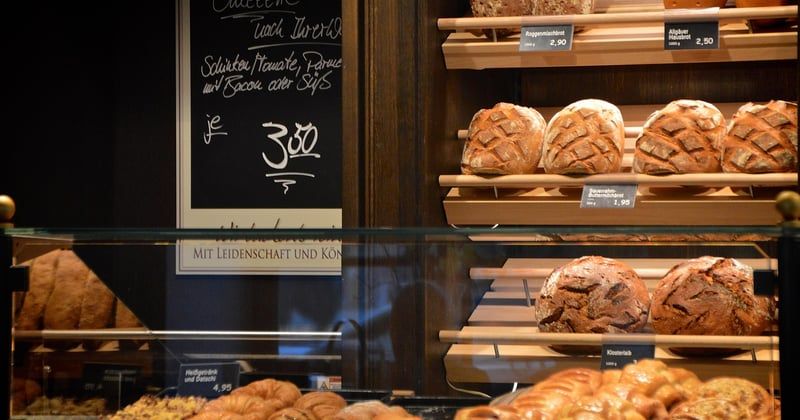 10 idées déco vitrine boulangerie pour attirer plus de clients