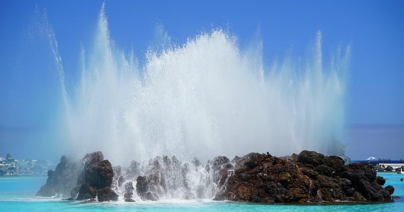 Habillage bois pour piscine tubulaire : 7 idées faciles et esthétiques