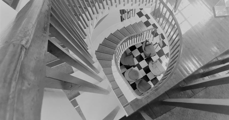 Fermer un escalier pour garder la chaleur : la solution efficace